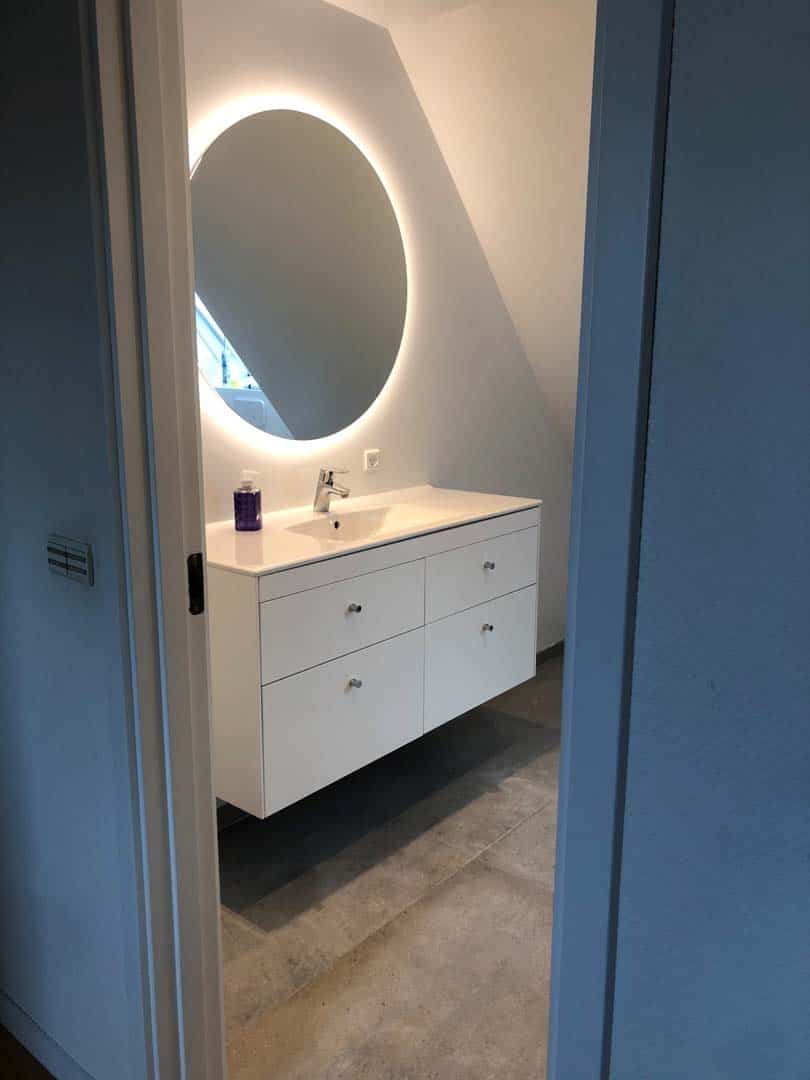 Badeværelse nyrenoveret af Dupa